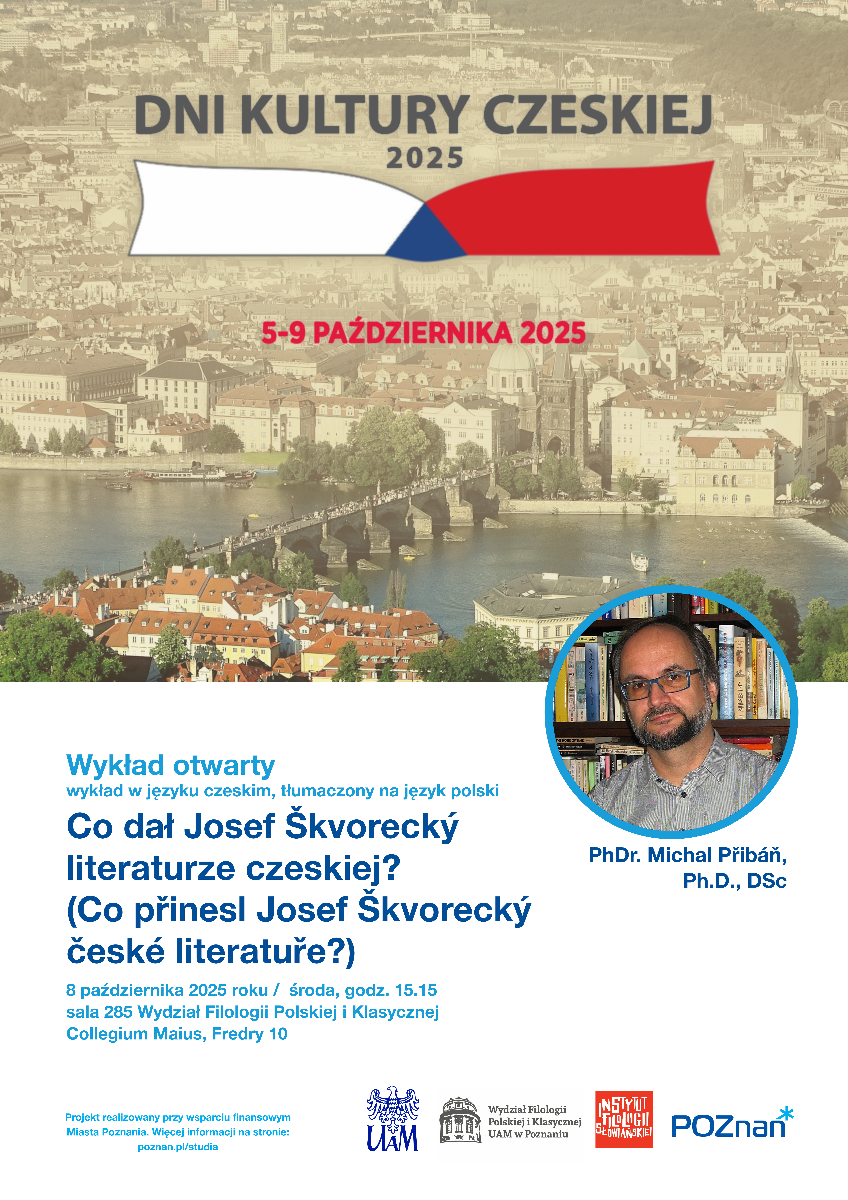 Dr Michal Přibáň męzczyzna w okularach z brodą siedzi na tle regału pełnego kolorowych ksiązek