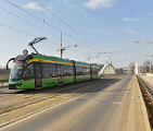 Tramwaj jadący od mostu św. Rocha w stronę ul. Piotrowo