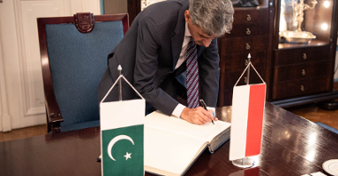 Malik Muhammad Farooq, Ambassador of Pakistan to Poland.