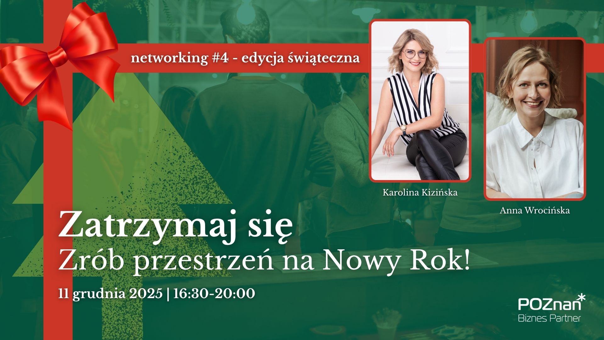 Grafika promocyjna świątecznego networkingu. W tle osoby rozmawiają na spotkaniu. Dodano też choinkę oraz czerwoną kokardę jako elementy dekoracji świątecznych.