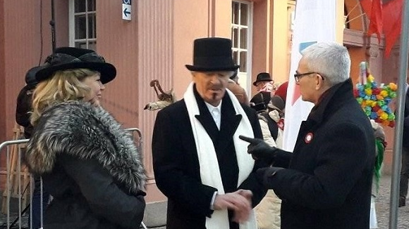 Helena Paderewska (Halina Owsianna), Ignacy Jan Paderewski (Andrzej Lajborek) i dyrektor Wielkopolskiego Muzeum Niepodległości Tomasz Łęcki