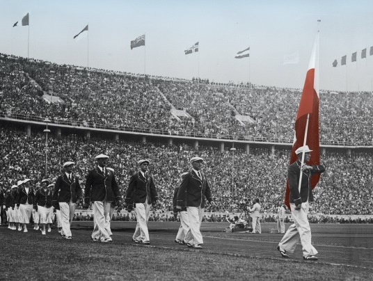 Zdjęcie na okładce książki prof. Ryszarda Wryka "Poznaniacy na igrzyskach olimpijskich 1924-2018" - grafika artykułu