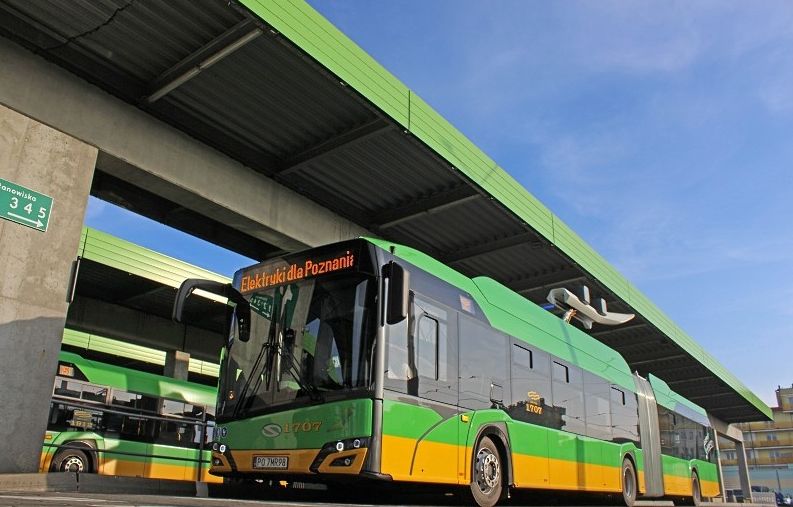 Autobus elektryczny na pętli os. Jana III Sobieskiego, fot. MPK Poznań - grafika artykułu