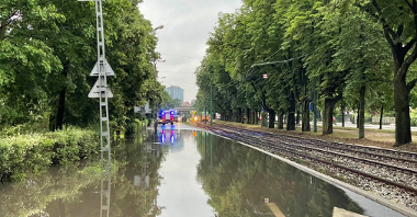 Nawałnica w Poznaniu, zalany przejazd pod wiaduktem, fot. UMP