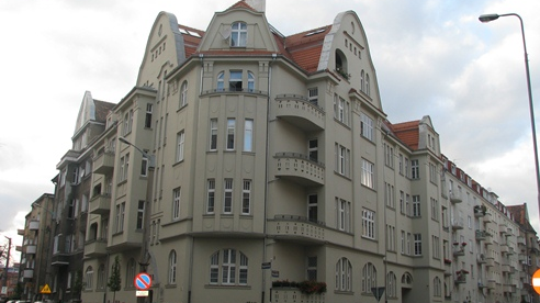 Kamienica u zbiegu ulic Wyspiańskiego i Kossaka (Łazarz)