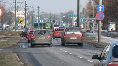 W Poznaniu jest coraz więcej samochodów - grafika artykułu