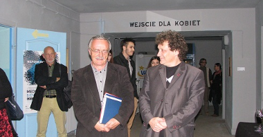A. Szczuciński i T. Wendland w Synagodze