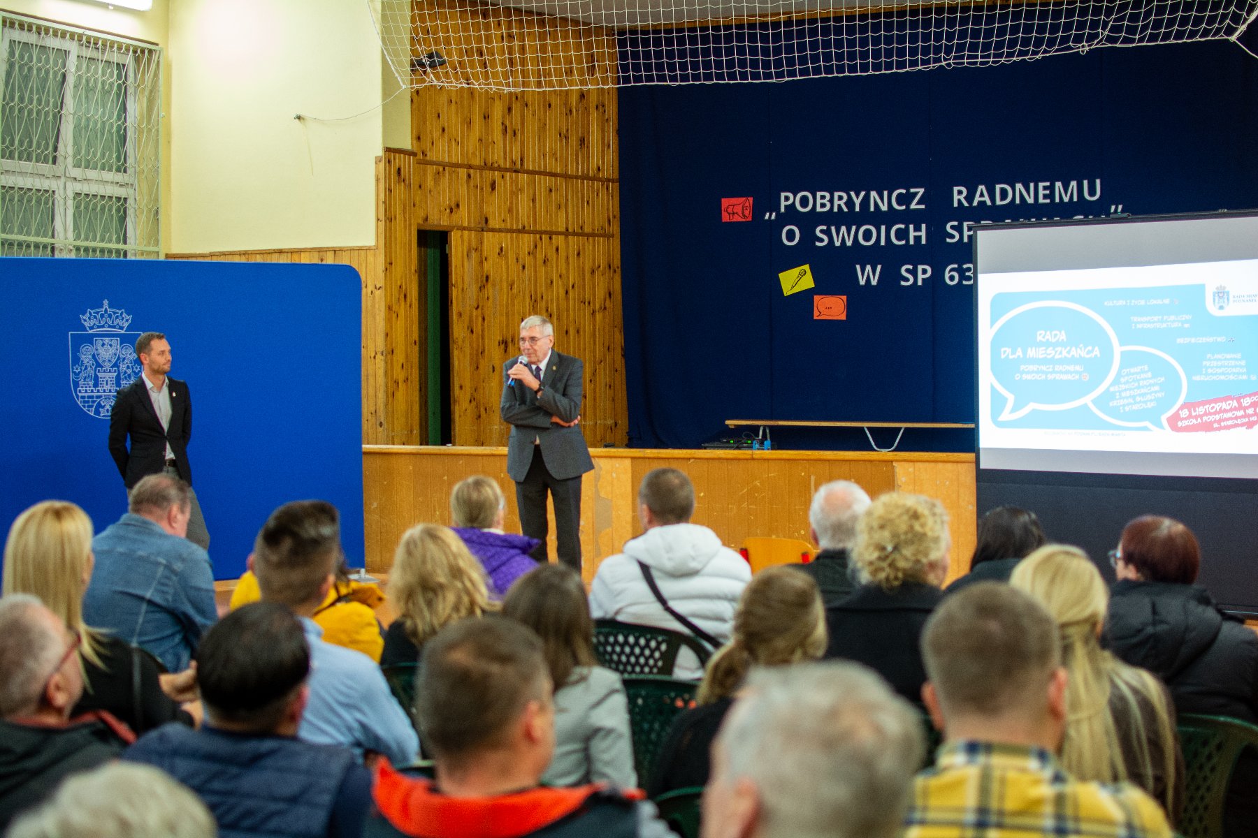 Zdjęcie przedstawia przebieg uroczystości.