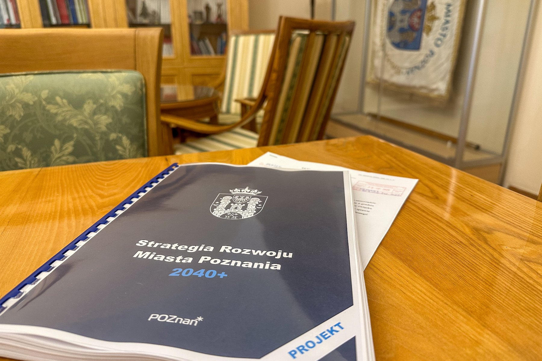 Zdjęcie przedstawia wydrukowany projekt uchwały.