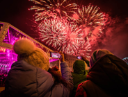 Sztuczne ognie na placu Wolności