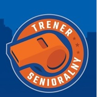 2 gwizdki otoczone napisami:Trener osiedlowy, dookoła drugiego gwizdka: Trener senioralny.