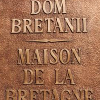 tablica Dom Bretanii