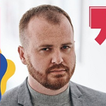 Wojciech Chmielarz na zdjęciu