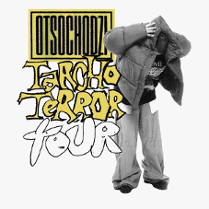 Baner promujący wydarzenie. Nazwa wydarzenia i zdjęcie zrtysty zakrywającego się kurtką.