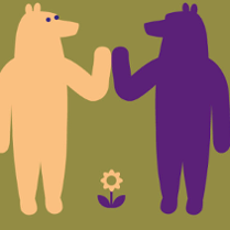 Baner promujący wydarzenie. Nazwa wydarzenia. Dodatkowo na zielonym tle rysunek dwóch misiów (jasnobrązowego i fioletowego), a między nimi kwiatek jasnobrązowy z fioletową łodyżką i listkami. Jasny miś ma fioletowe oczka.