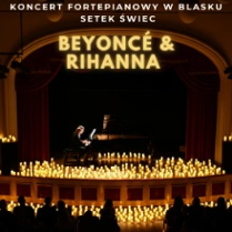 Baner promujący wydarzenie. Nazwa wydarzenia. W tle fortepian i świece.