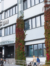 Front budynku Poznańskiego Ośrodka Specjalistycznych Usług Medycznych.