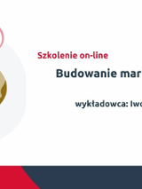 Z lewej rysunkowa postać bez głowy, z żarówką nad sobą. Z prawej tytuł szkolenia: Budowanie marki osobistej, wykładowca: Iwona Caputa. W prawym górnym rogu logo organizatora: Polska Fundacja Przedsiębiorczości.