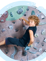 Dziecko na ściance spinaczkowej