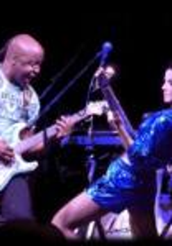 Fotografia artystów w trakcie koncertu.