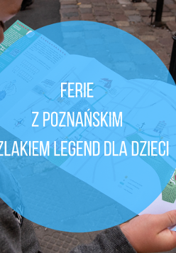 Na zdjęciu chłopiec trzymający w ręku mapę. Na środku niebieskie koło, a w nim tytuł wydarzenia.