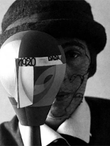 Foto. Człowiek w kapeluszu.