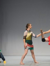 foto: Hugo Glendinning (Megan Armishaw i Mickaella Dantas w spektaklu "Face in")