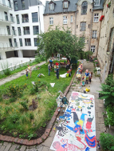 Fotografia podwórka na ulicyMostowej. Zdjęcie dostarczome przez Tomasza Dworka z Rady Osiedla Stare Miasto. Autor K Helpa - Liszkowska.