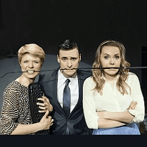 Zdjęcie aktorów grających w spektaklu.