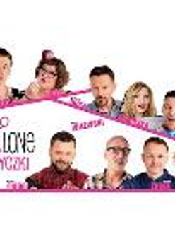 Na zdjęciu dziewięć postaci i napis szalone nożyczki.