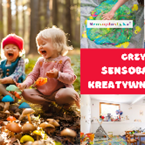 Zdjęcie przedstawia kolaż obrazów związanych z miejscem zabaw dla dzieci. Główne zdjęcie pokazuje trójkę małych dzieci bawiących się drewnianymi grzybkami w lesie. Na zdjęciach widoczne są także strefy zabaw sensorycznych z różnymi teksturami i kolorami. Ogólna tematyka obrazu to zabawa i kreatywność. Kolory są jasne i zachęcające, a obrazy są radosne i pełne zabawy.