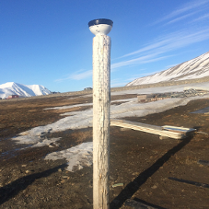 Kamera semisferyczna, własnej konstrukcji, zainstalowana na Svalbardzie w okresie dnia polarnego, maj 2016.