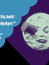 Plakat wydarzenia "Koncert do filmu Podróż na księżyc". Po lewej stronie na niebieskim tle biały tekst z informacjami: "KONCERT DO FILMU Podróż na księżyc, Łaźęga Poznańska, ul. Św. Marcin 75, 9.11, g. 19.00". Po prawej - znane ujęcie z klasycznego filmu Georges'a Mélièsa, przedstawiające twarz Księżyca z wbitym w nią statkiem kosmicznym. Tło w odcieniach fioletu i czerni, z graficznym motywem półksiężyca.