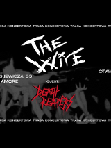 Informacje o koncercie TheWire i Death Reapers z logami zespołów, w tle czarno białe zdjęcie tłumu na koncercie.