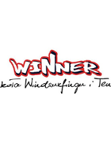 napis "WINNER" z podpisem "Szkoła Windsurfingu i Tenisa"