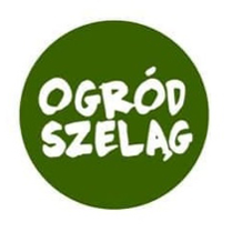 W kole na zielonym tle napis białymi literami "Ogród Szeląg".