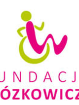 logo człowiek na wózku inwalidzkim