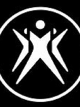 Na czarnym tle grafika przedstawiajaca w białym okręgu schematycznie narysowane 3 postacie w kształcie litery X.