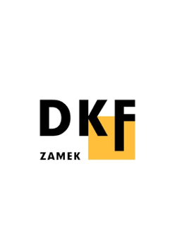 Grafika przedstawia logo DKF ZAMEK. Białe tło, a na nim czarne litery "DKF ZAMEK" oraz żółty kwadrat nachodzący na litery "K" i "F".