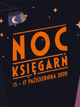 Pomarańczowe litery na tle nocnego nieba pełnego gwiazd.