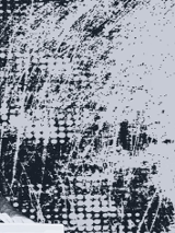 Plakat, który promuje koncert Olgha Live. Czarno-biała kolorystyka, mroczny artysta w kapeluszu, z boku napisy informujące o wydarzeniu.