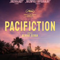 Plakat filmu przedstawia mężczyzne z białym garniturze i okularach przeciwsłonecznych, który przy zachodzie słońca stoi na dachu betonowego budynku.