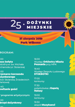 Plakat wydarzenia. Turekusowe tło. Z boku żółte kłosy. na górze fioletowa wstega i kwiaty słoneczników.