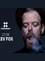 Plakat wydarzenia ze zdjęciem artysty