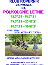 Na gorze terminy półkolonii. Na dole zdjęcie dzieci skaczących na skakance. Dwoje kręci skakanką a 4 skacze.