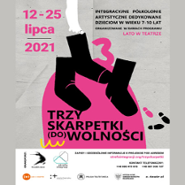 Grafika przedstawia trzy czarne skarpetki w środkowej części plakatu. Na dole i na górze czarne i różowe napisy informujące o wydarzeniu.