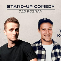 Plakat promujący wydarzenie. Zdjęcie dwóch mężczyyzn występujących na stand-up'ie