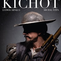 Zdjęcie mężczyzny z wąsem w kapeluszu, na górze plakatu tytuł spektaklu "Don Kichot".