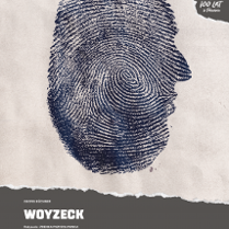 Plakat z rysunkiem twarzy z profilu. Rysunek twarzy wypełniony jest licznymi, cienkimi liniami przypominającymi odcisk palca. Na dole plakatu informacje na temat spektaklu.