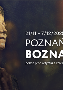 Na pierwszym planie z lewej strony widać rzeźbę przedstawiającą kobietę. Tło jest rozmyte utrzymane w cimnych barwach, przełamane jasną, żółto-zieloną i pomarańczową strugą światła. Z prawej strony informacje dotyczące wydarzenia zawarte w treści artykułu.
